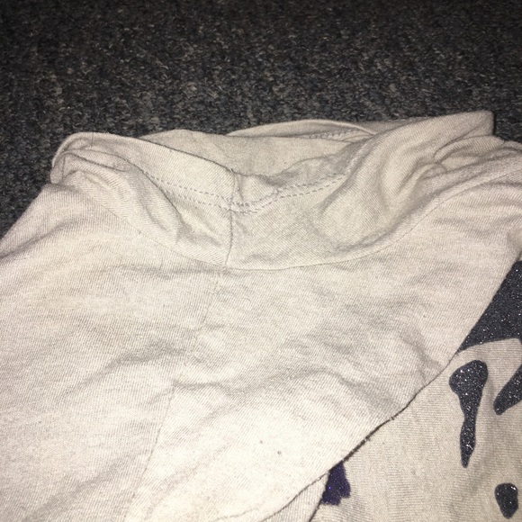 Large shirt - Picture 2 of 2